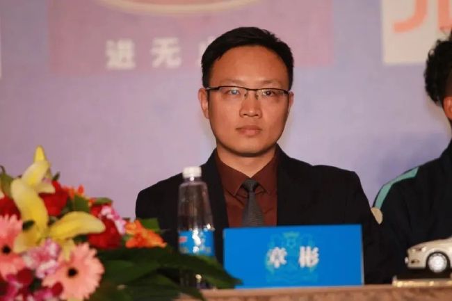 r级在线